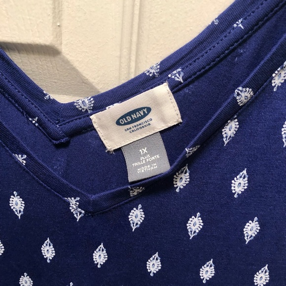 Old navy blue sleeveless shirt - Picture 2 of 3